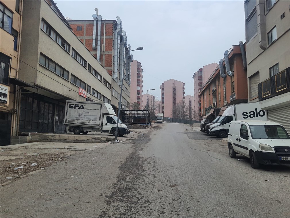 Altındağ Siteler Tezcan Sokak'ta Tavan Vinçli, Yüksek Tavanlı, 2.Kat  Kiracılı 400 m² Satılık Dükkan