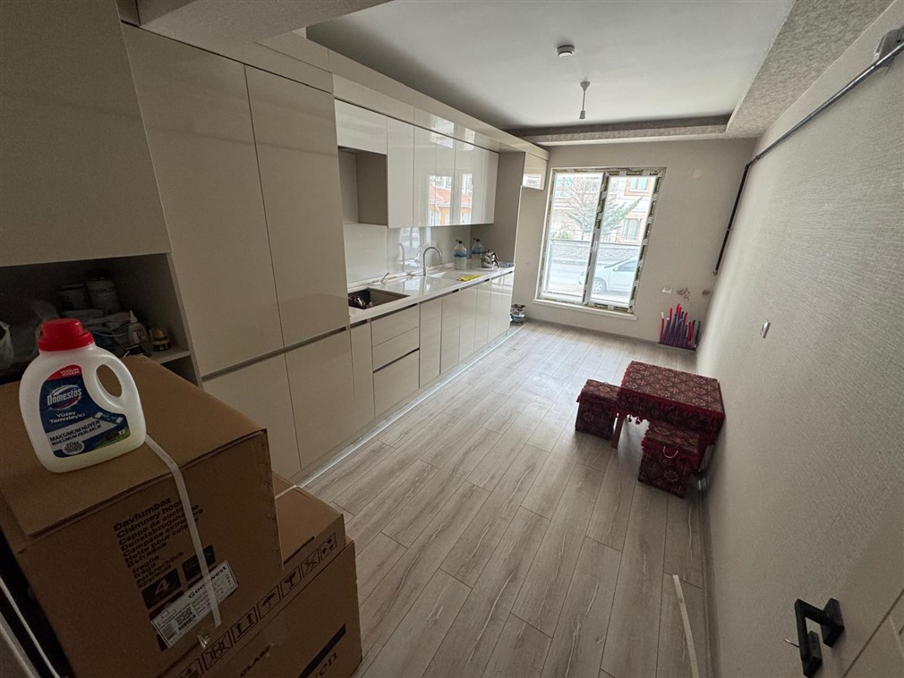 Altındağ Yıldıztepe Mahallesinde Cadde Üzeri Sıfır 3+1 Daire