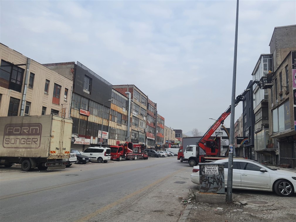 Altındağ Siteler Çamlıtepe Sokak'ta İşlek Konumda Zemin kat , 250 m² Geniş Vitrinli ,Yüksek Tavanlı  Satılık Dükkan