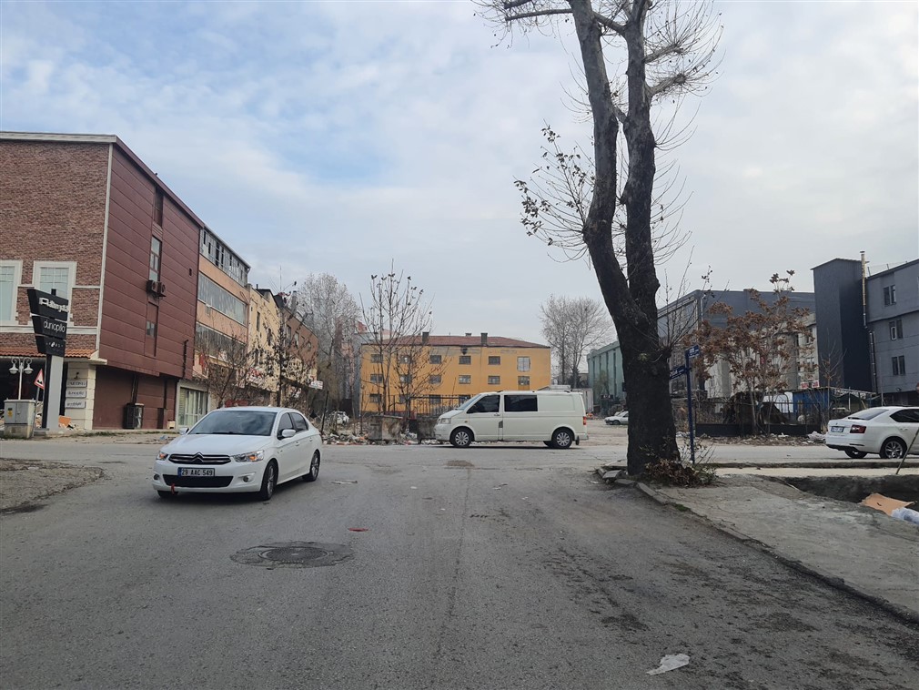 Altındağ Siteler Sarıgöl Sokak'ta Asansörlü, Yüksek Tavanlı, Çift Girişli, Yüksek kira getirili  300 m2 Satılık Dükkan
