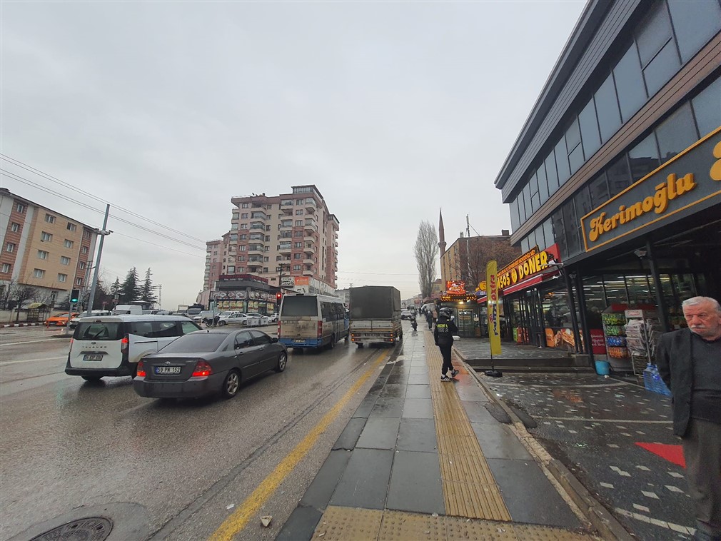 Altındağ Ulubey Mahallesin'de Yıldız Göbek'te 170 m² Geniş Vitrinli, İşlek Konumda Zemin Kat Kiralık Dükkan