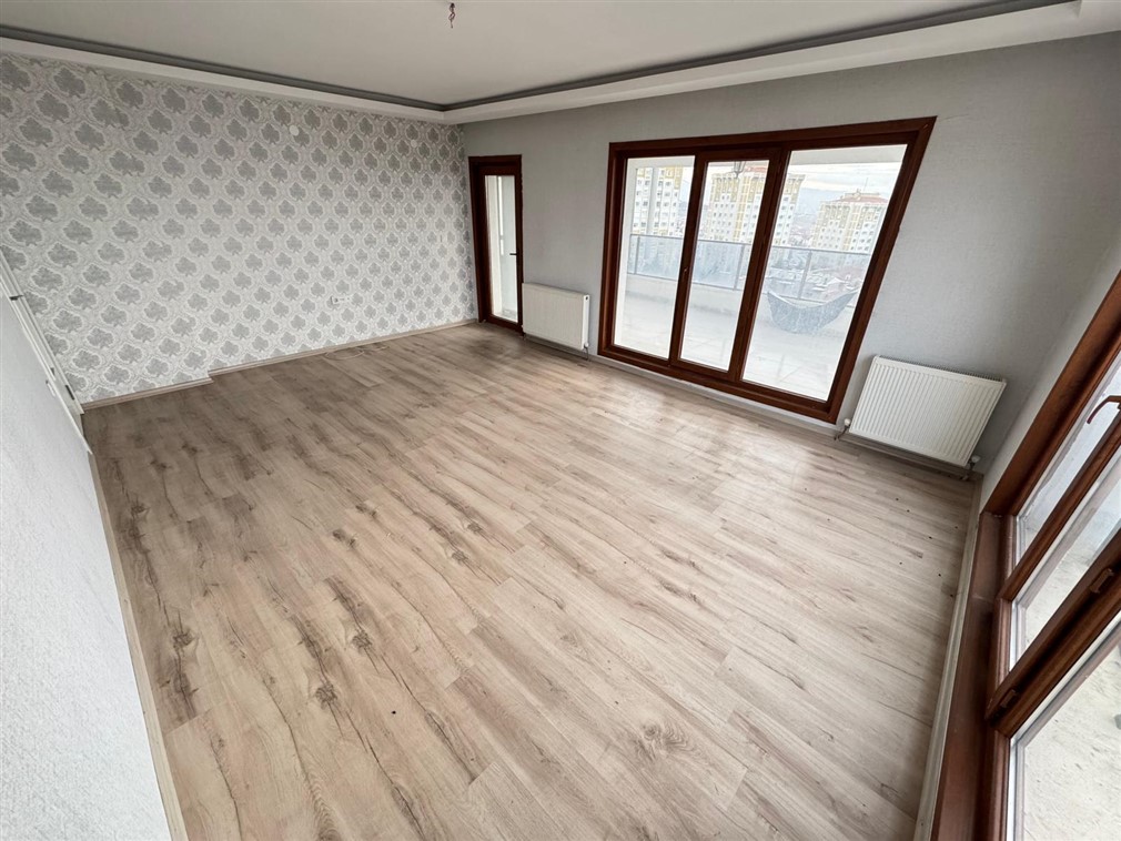 Altındağ Doğantepe Mahallesinde Site İçerisinde Geniş Balkonlu Manzaralı 3+1 Satılık Daire