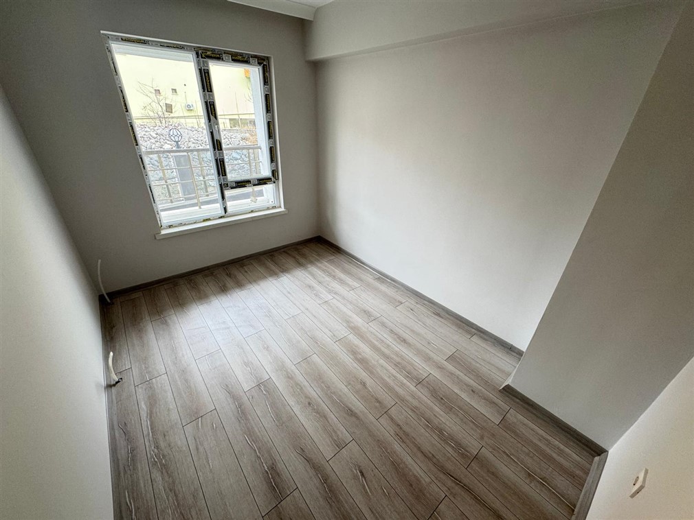 Altındağ Yıldıztepe Mahallesinde Cadde Üzeri Sıfır 3+1 Daire