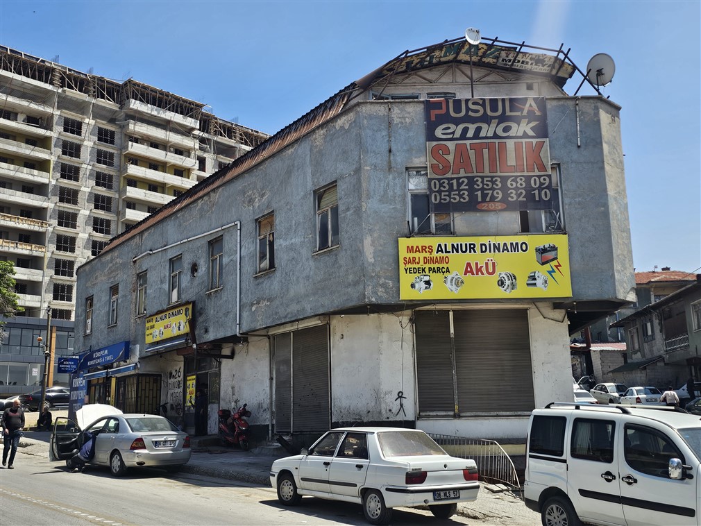 Altındağ Önder Mahallesi  Selçuk Caddesi Üzerinde  Yüksek Kira Getirili 158 m² Satılık  Arsası ve Binası