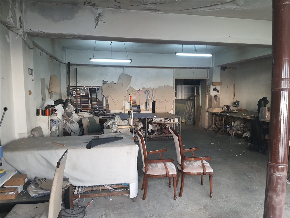 Altındağ Siteler Özdeş Sokak'ta Yüksek Tavanlı' Kolonsuz' Merdivenleri Geniş 2. Kat 180 M2  Satılık Dükkan