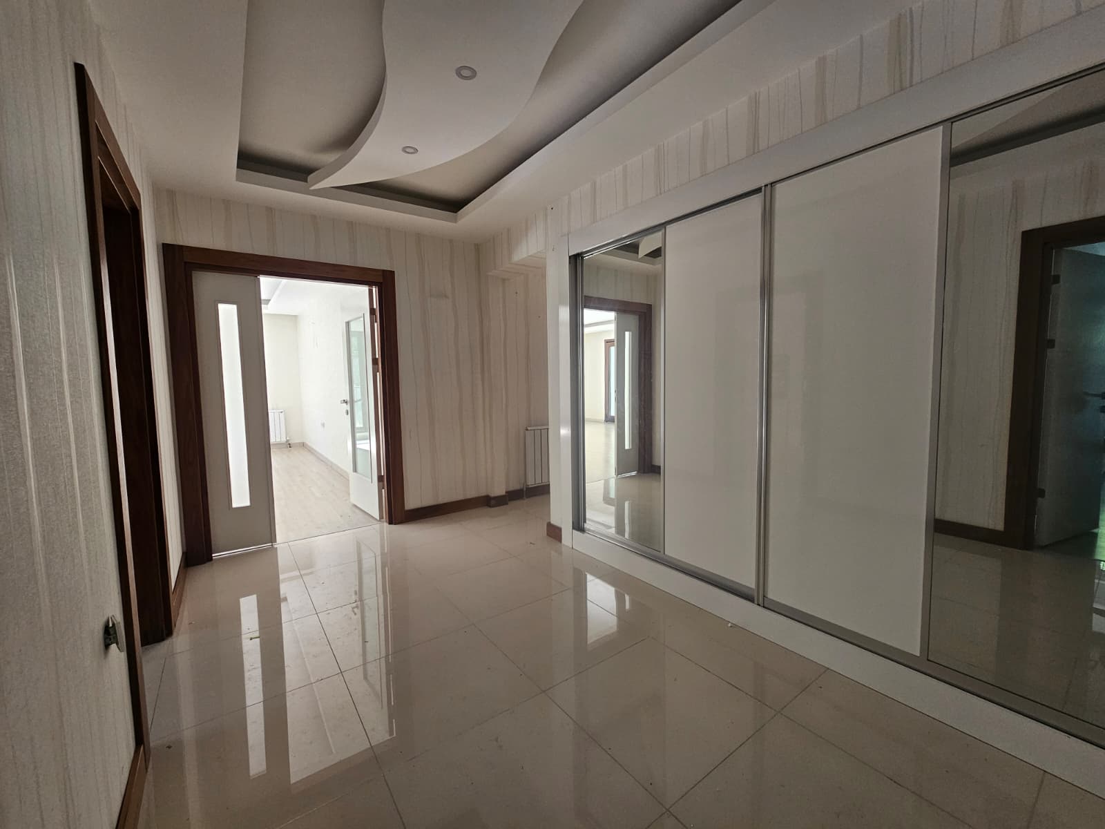 Pursaklar Aksoy VİP Konutları'nda Satılık 4+1 Lüks Daire 200m²
