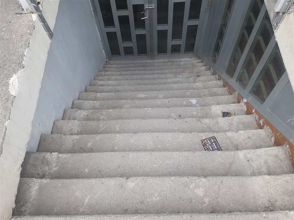 Altındağ Siteler Çamlıtepe Sokak'ta Bodrum Kat ,Arka Sokaktan Düz Giriş , Yüksek Tavanlı, 300 m² Satılık Dükkan