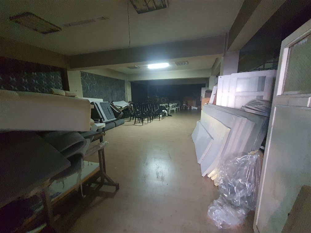 Altındağ Siteler Özdeş Sokak'ta Yüksek Tavanlı' Kolonsuz' Merdivenleri Geniş 2. Kat 180 M2  Satılık Dükkan