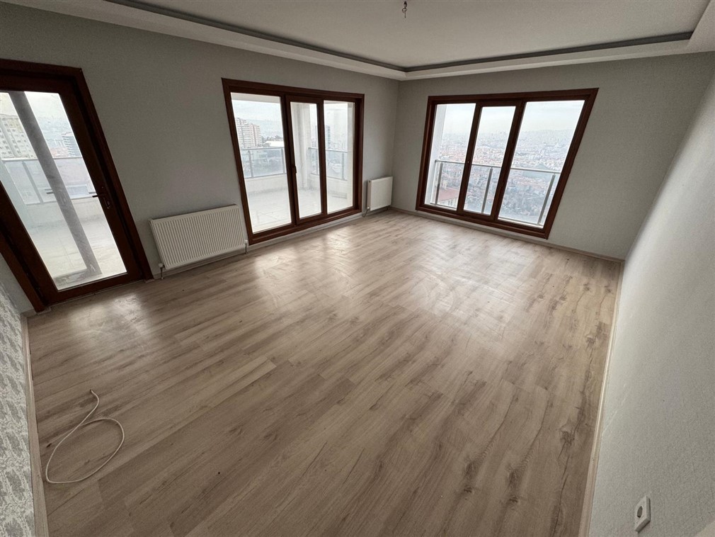 Altındağ Doğantepe Mahallesinde Site İçerisinde Geniş Balkonlu Manzaralı 3+1 Satılık Daire