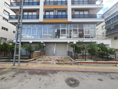 Altındağ Bostancık Caddesi'nde işlek konumda, Geniş Vitrinli 550 m² hazırda Yüksek Kira Getirili Satılık Dükkan