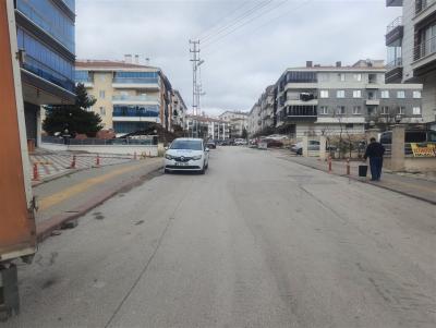 ALTINDAĞ DOĞANTEPE MAHALLESİNDE YÜKSEK TAVANLI, GENİŞ CEPHELİ, 90 m² ZEMİN KAT SATILIK DÜKKAN