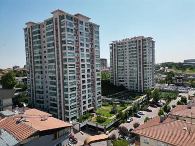 Pursaklar Aksoy VİP Konutları'nda Satılık 4+1 Lüks Daire 200m²