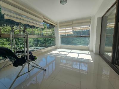 Pursaklar Aksoy VİP Konutları'nda Satılık 4+1 Lüks Daire 200m²
