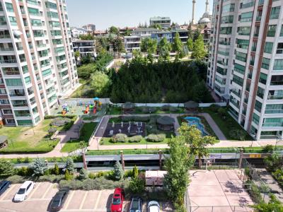 Pursaklar Aksoy VİP Konutları'nda Satılık 4+1 Lüks Daire 200m²