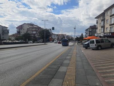 Altındağ Bostancık Caddesi'nde işlek konumda, Geniş Vitrinli 550 m² hazırda Yüksek Kira Getirili Satılık Dükkan