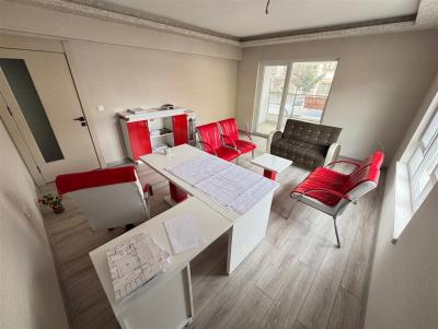 Altındağ Yıldıztepe Mahallesinde Cadde Üzeri Sıfır 3+1 Daire