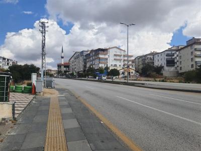 Altındağ Bostancık Caddesi'nde işlek konumda, Geniş Vitrinli 550 m² hazırda Yüksek Kira Getirili Satılık Dükkan