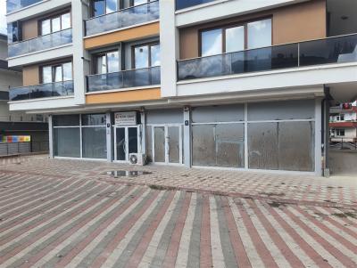 Altındağ Bostancık Caddesi'nde işlek konumda, Geniş Vitrinli 550 m² hazırda Yüksek Kira Getirili Satılık Dükkan