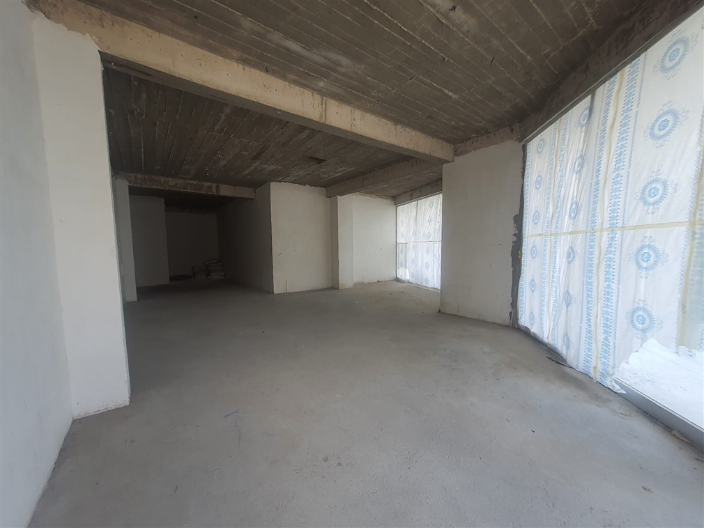 Altındağ Doğantepe Mahallesinde  Şehit Hacıosman Dugan Cad. Üzeri - Geniş Cepheli, Köşe başı  Yüksek Tavanlı Zemin kat  100 m² Kiralık Dükkan